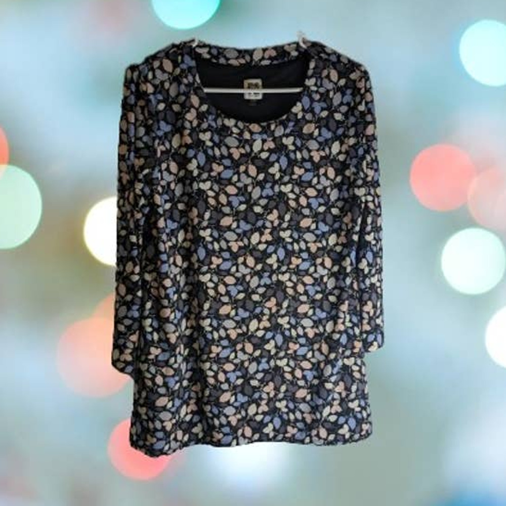 Anne Klein Medium 3/4 sleeve lined Poly blend stretch winter top. Winter/fall